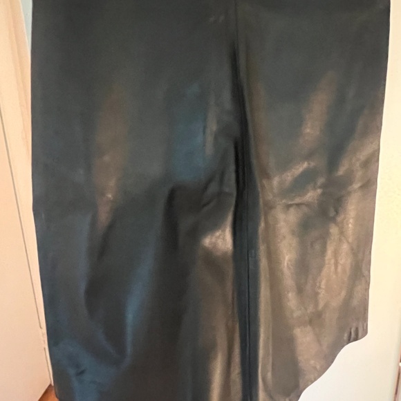 BCBG long leather skirt - Picture 3 of 14